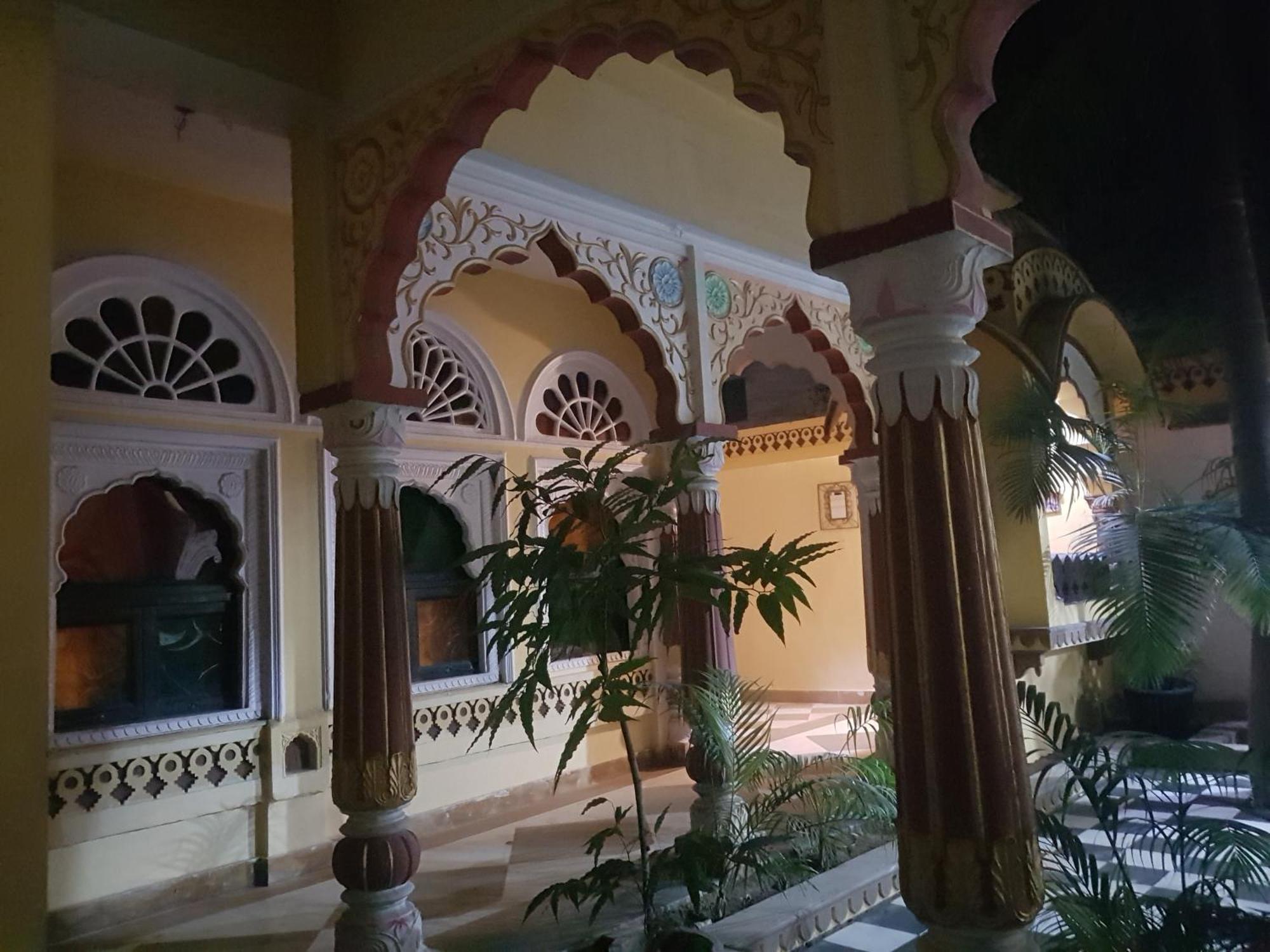 شقة Sureli Haveli جايبور الغرفة الصورة